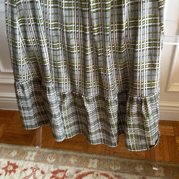 NWOT l/s ruffle front , maxi dress, lightly puffed elastic sleeve - Picture 4 of 8